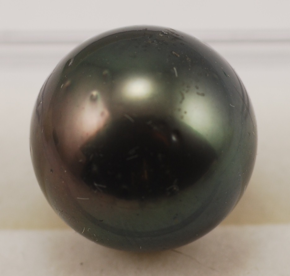 black Tahitian pearl