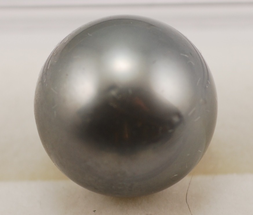 silver tahitian pearl